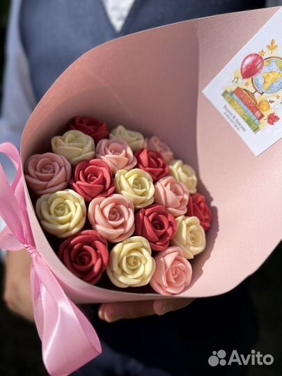 Сладкий букет из шоколадных роз