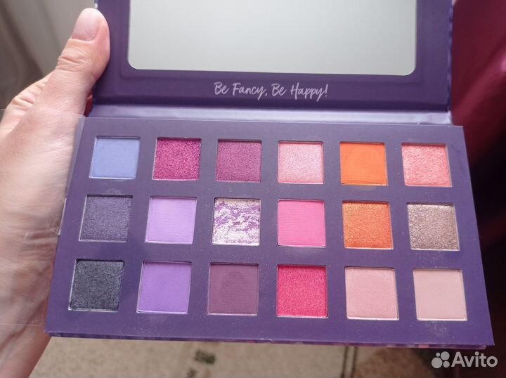 Палетка теней Essence