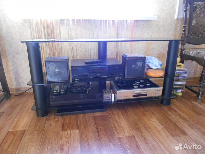 Стеклянная тумба