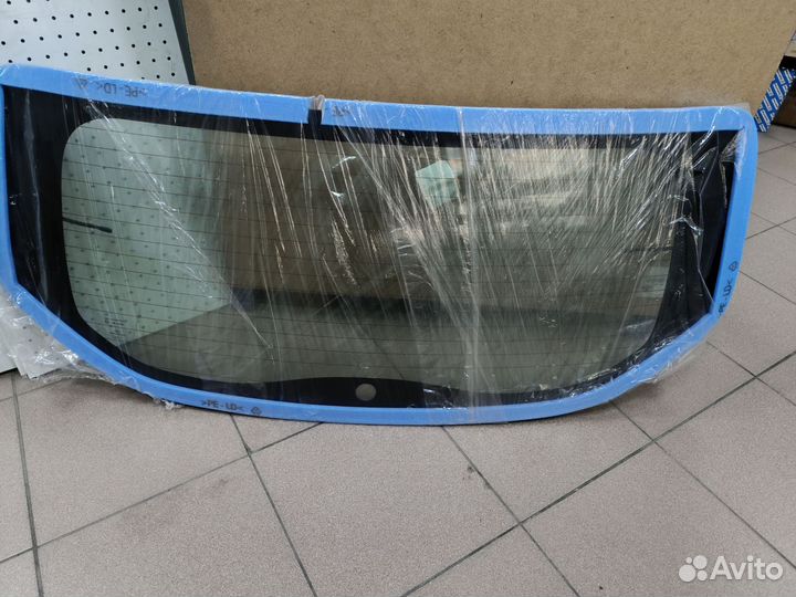 Стекло заднее Renault duster 903005981R