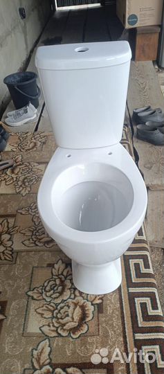 Унитаз с бачком новый