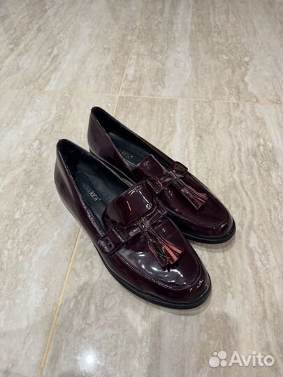 Лоферы лаковая кожа 39-40р-р