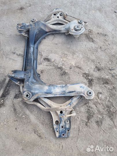 Подрамник передний ауди 80 В3