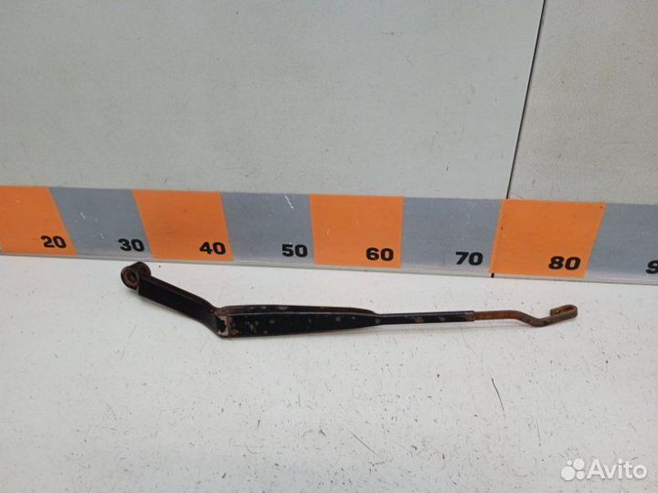 Поводок стеклоочистителя передний левый Toyota