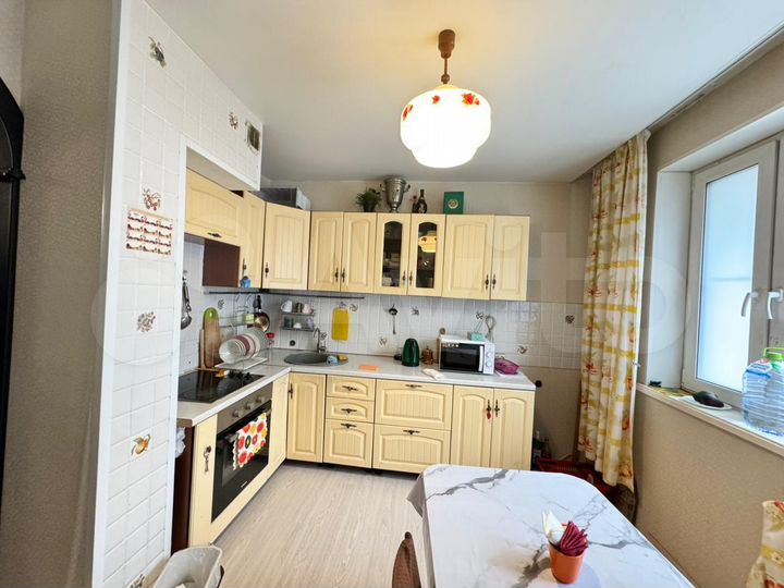 4-к. квартира, 92 м², 1/14 эт.