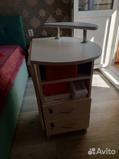 Столик для маникюра бу