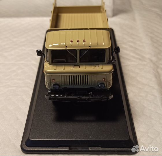 Газ-66, бежевый, ssm 1:43