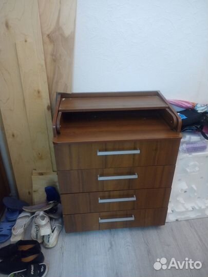 Продам пеленальный столик