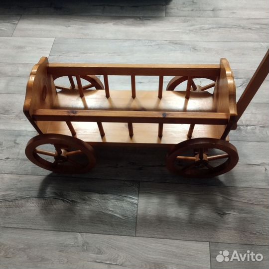 Деревянное тележка