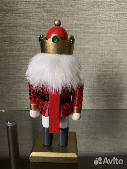 Статуэтка Щелкунчик деревянная