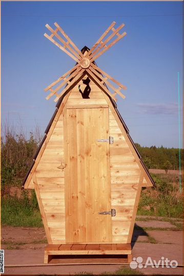 Уличный туалет деревянный KEY670