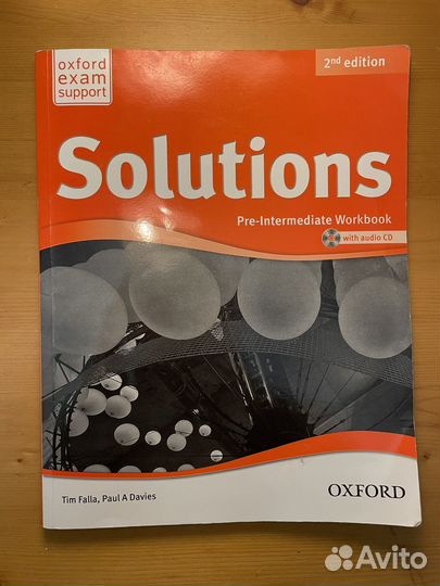 Solutions Pre-Intermediate 2nd edition