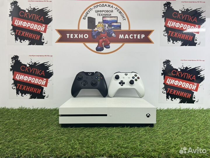 Xbox One S 1 тб + один геймпад