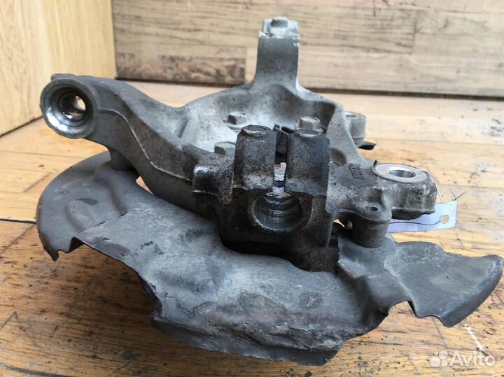 Кулак поворотный левый Ford Fusion USA Ford Mondeo