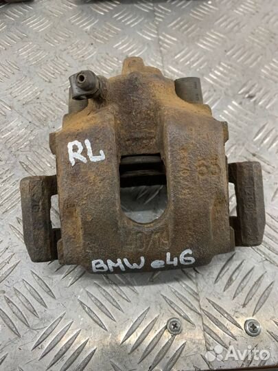 Суппорт тормозной задний левый BMW 3 Series E46