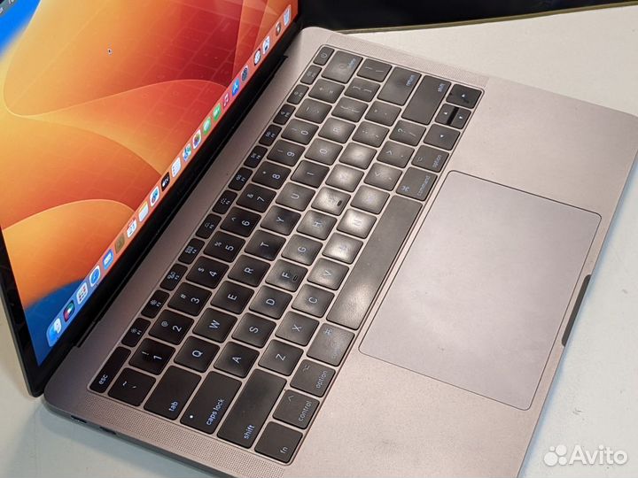 MacBook Pro 13 Retina i5 8RAM 256SSD