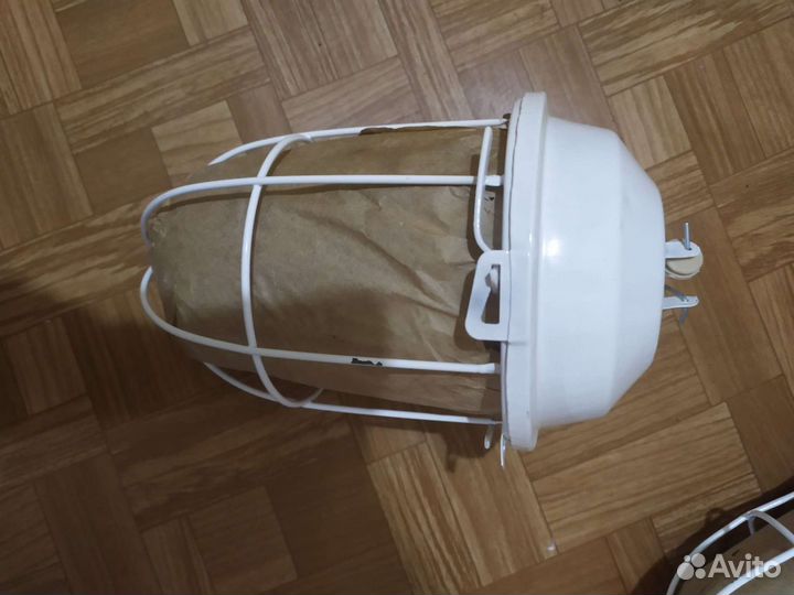 Плафон уличный защищённый в наличии 2 шт