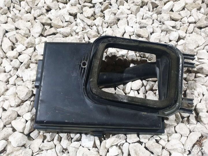 Корпус салонного фильтра Volkswagen Passat B5+