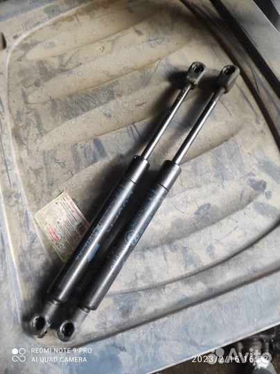 Амортизатор капота бмв х3 е83