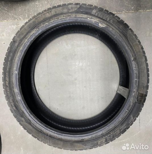 Pirelli P Zero All Season 245/40 R20 и 275/35 R20 99W