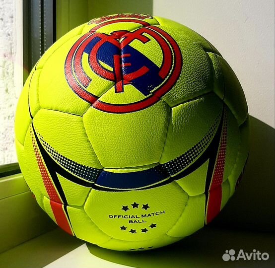 Футбольный мяч