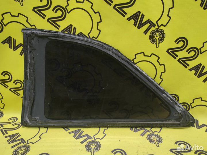 Форточка задняя правая Toyota Levin AE111