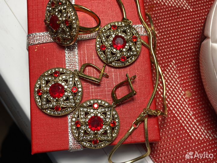 Комплект серьги, перстень, кулон и цепочка