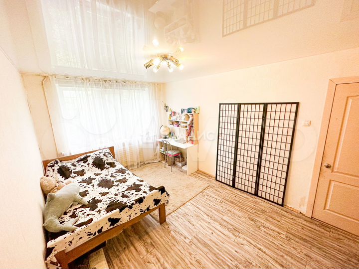 2-к. квартира, 49 м², 1/3 эт.