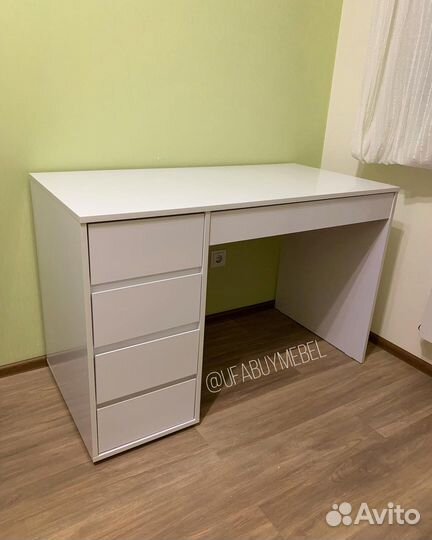 Стол письменный,столы письменные,стол белый глянец