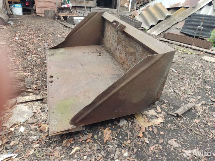 Ковш на заднюю навеску трактора