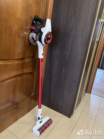 Пылесос безпроводной redmond RV-UR370