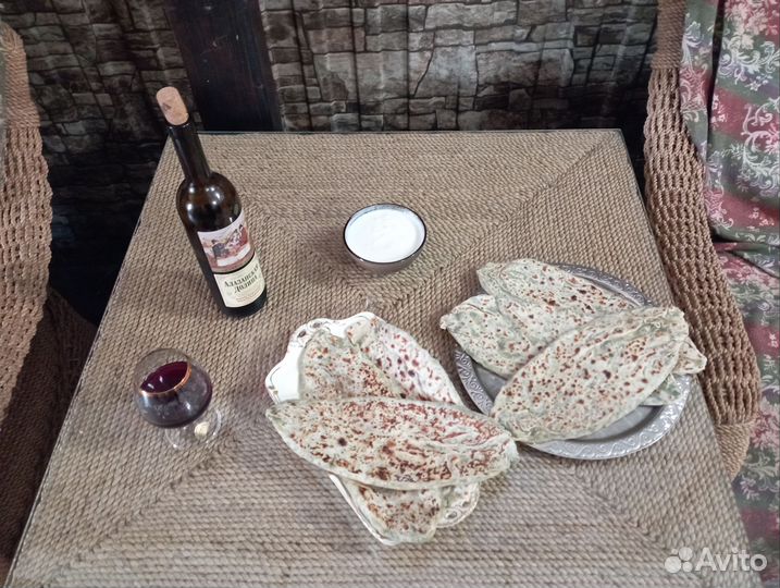 Жингялов хац (лепёшка с зеленью)