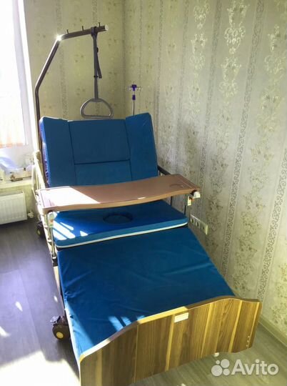 Кровать для лежачих больных с электро регулировкой