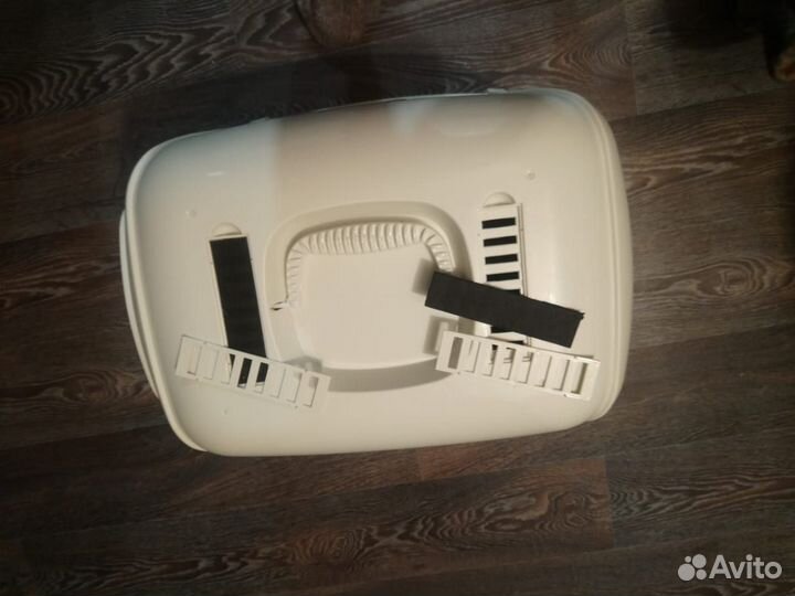 Продаю кошачий домик туалет