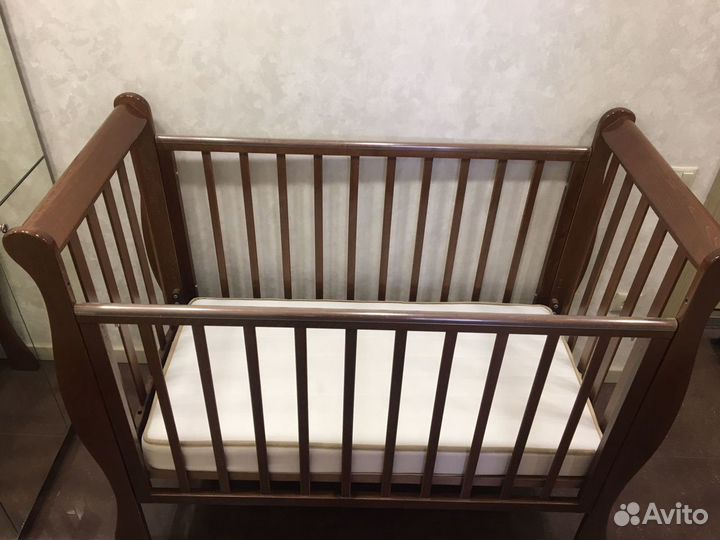 Детская кроватка