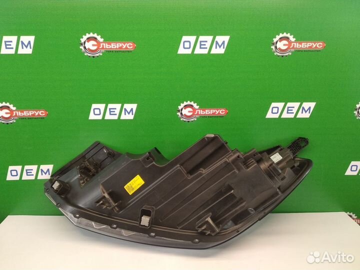 Фара правая Hyundai Tucson 2 2015