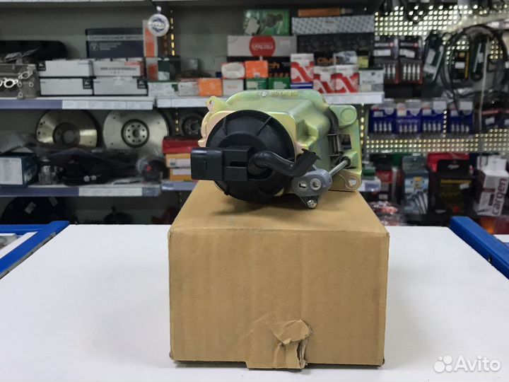 161071L Фара противотуманная VW 195082052