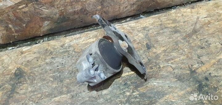 Опора двигателя правая Ford Fusion 2002-2012