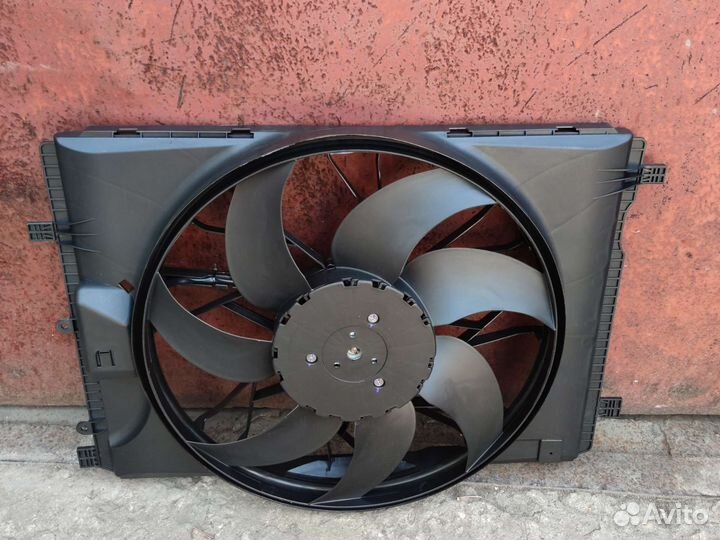 Вентилятор радиатора MB W204 W212 GLK X204 W218