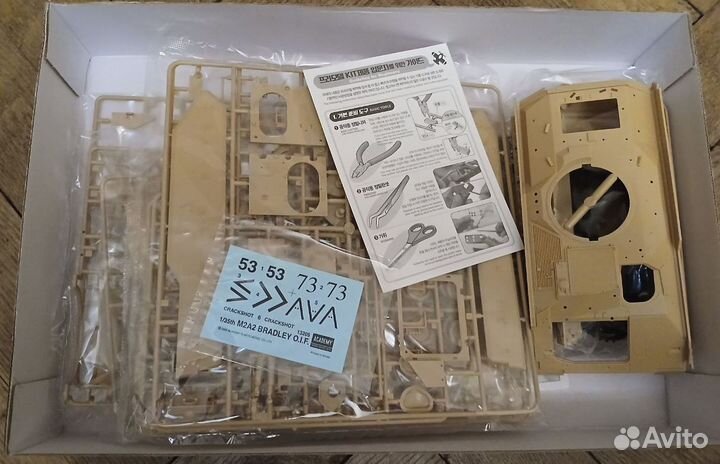 Сборная модель academy 13205 1/35 (M2A2 Bradley)