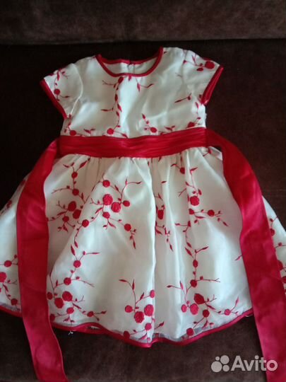 Платья для девочки трех четырех лет. Рост 98