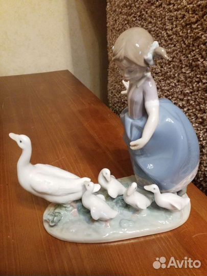 Статуэтка фарфоровая Lladro 