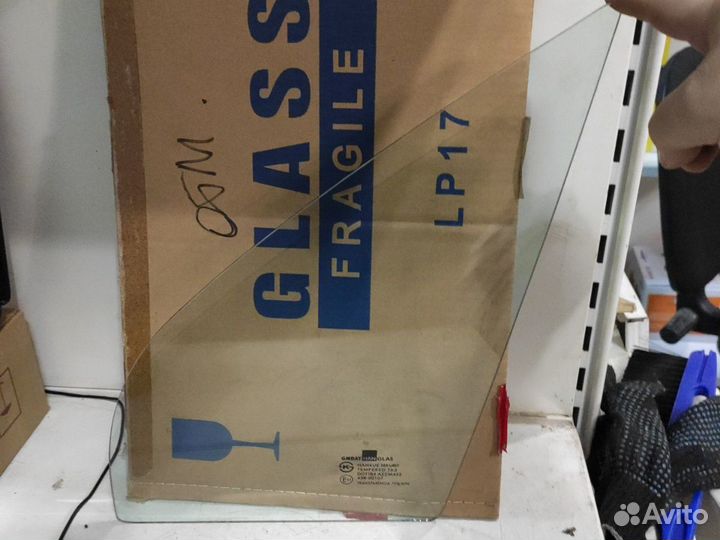 Стекло двери левое Daewoo Matiz