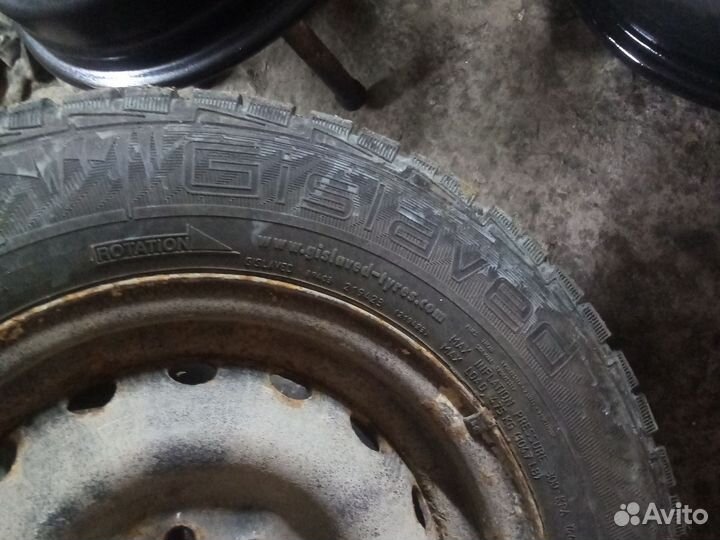 R13 Yokohama Ice Guard Stud IG55 175/70, PCD 4x100 DIA 58