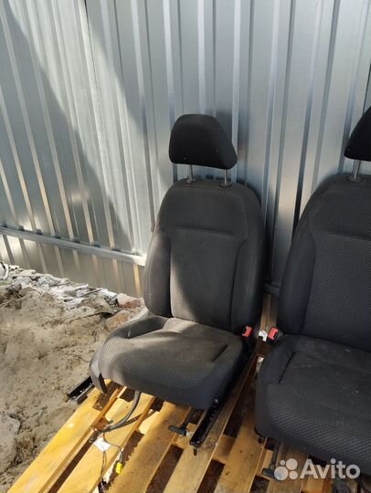 Volkswagen jetta 6 салон сидения обшивки потолок