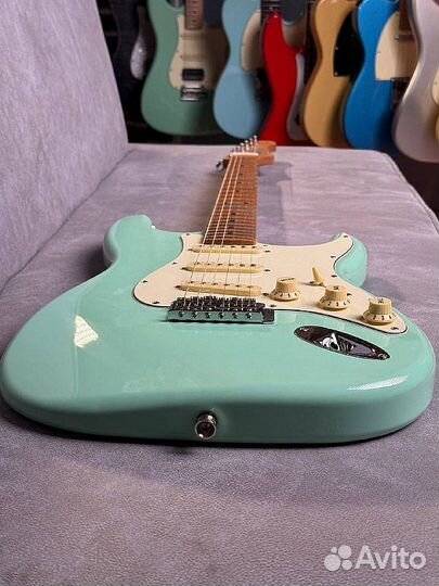 Электрогитара + чехол в подарок / гитара