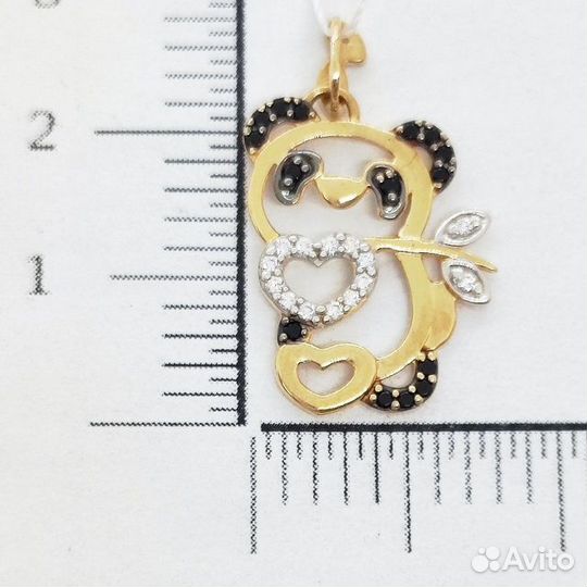 Золотая подвеска с камнем