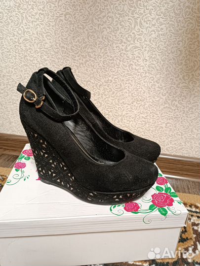 Туфли женские на танкетке 37 размер