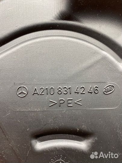 Воздуховод печки правый Mercedes-Benz E-Class W210