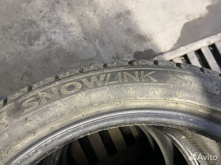 Triangle Snowlink TWT02 245/40 R18 97V